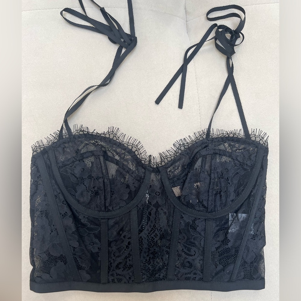 Reve Riche Lace top